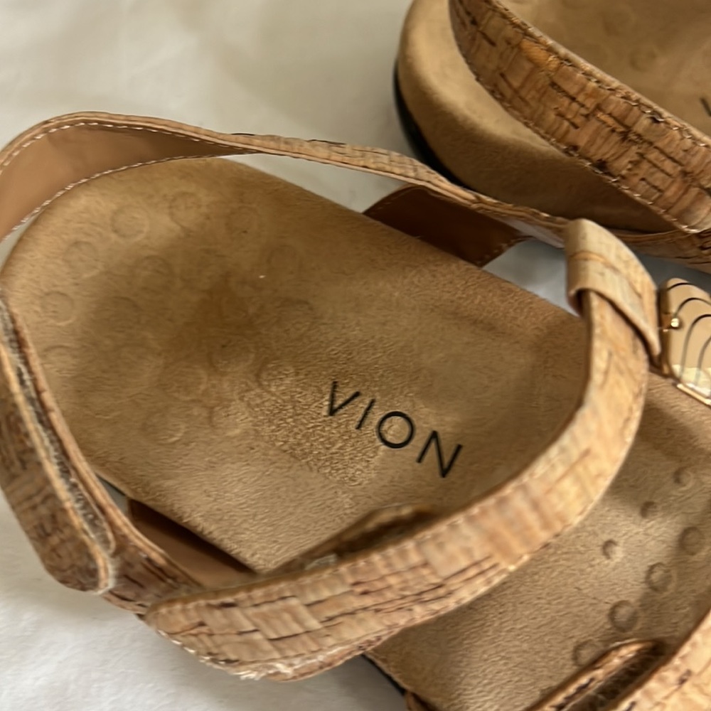 Vionic Women’s Shoes I Vionic Orthotic
Triple Strap Sandals - Amber Size US 8 - Picture 8 of 16